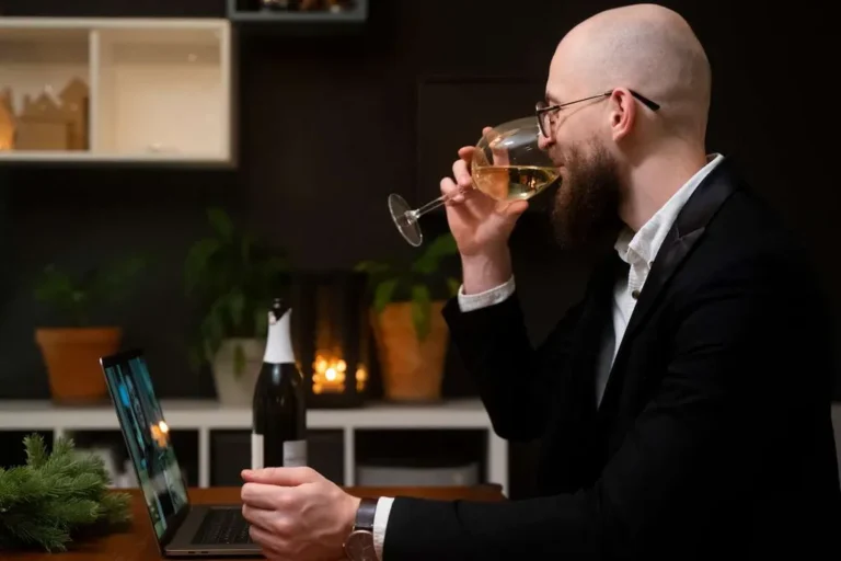 The Signs of a “Social Drinker” and a Drinking Problem